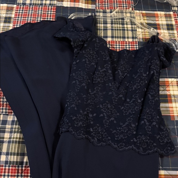 Off the shoulder Blue Lace gown with crepe skirt - Picture 5 of 5